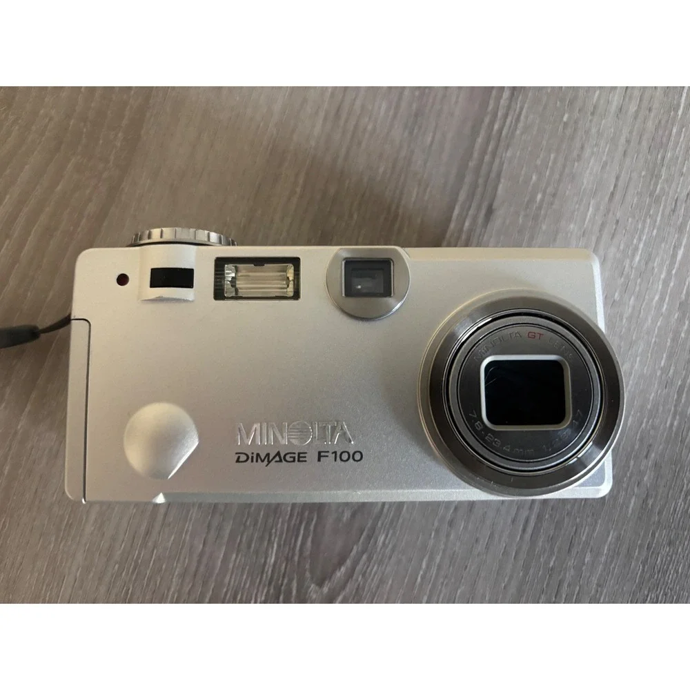 NOT TESTED Minolta Dimage F100‎ Digital Camera Silver 4.0 Megapixels with Case